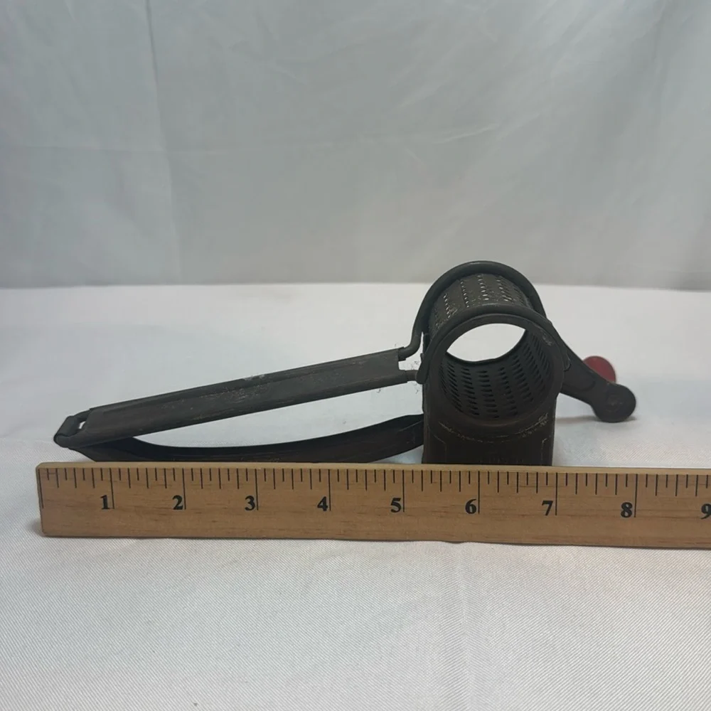 Vintage Metal Cheese Grater with Wooden Handle - Picture 6 of 6